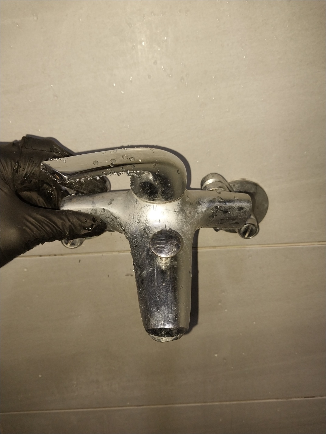 세면대 물 안빠짐 원인 분석과 해결법 - 배수구 막힘부터 배관 이상까지