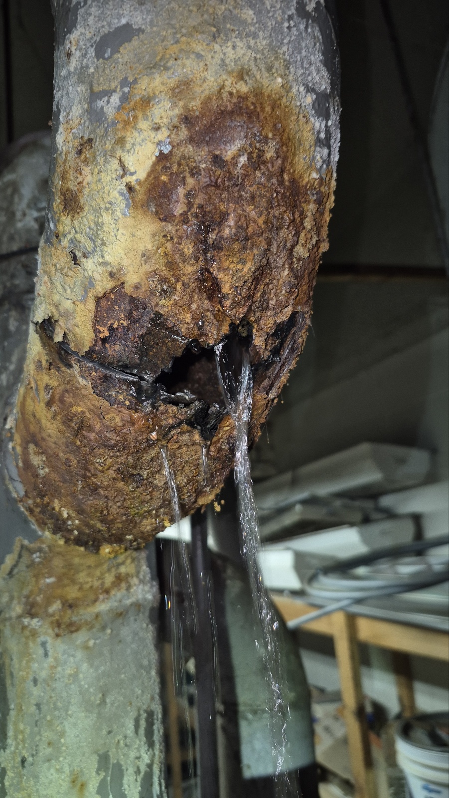 긴급 누수수리 응급조치 완벽가이드 - 상황별 대응법부터 전문가 선택까지