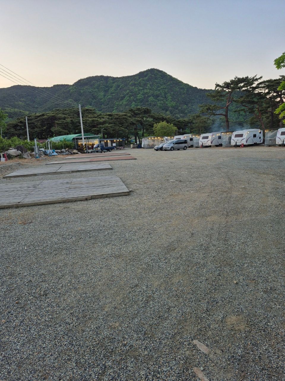 데크 캠핑 사이트