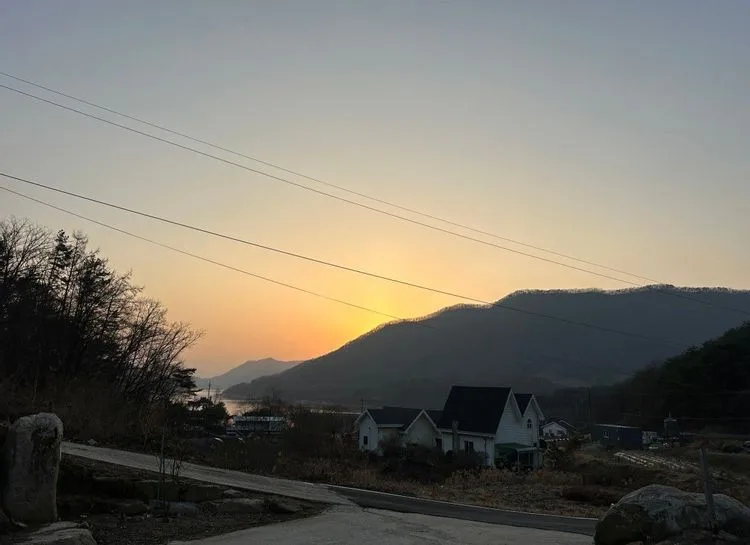 충주 아로미캠핑장펜션 — 충북 충주의 펜션 · 오토캠핑 전경