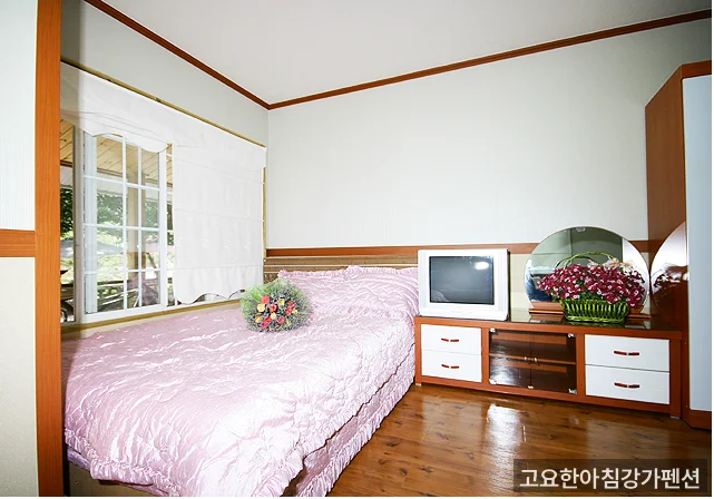 강가 풍경이 보이는 고요한아침강가펜션 외부 - 홍천 강가 펜션